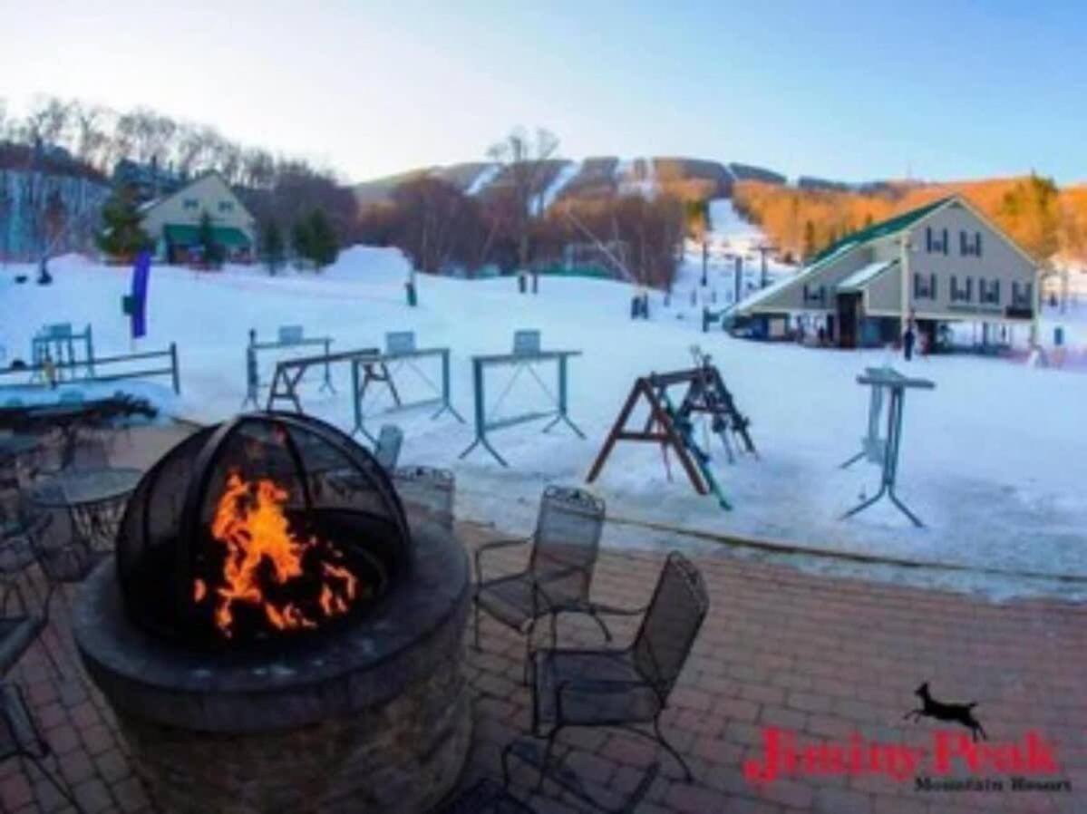 Wow-New Ski Onoff Suite By Pool Sleeps 4 Jiminy Pk Hancock Exterior foto